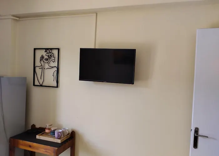 Jimmy\'S Apartment 2